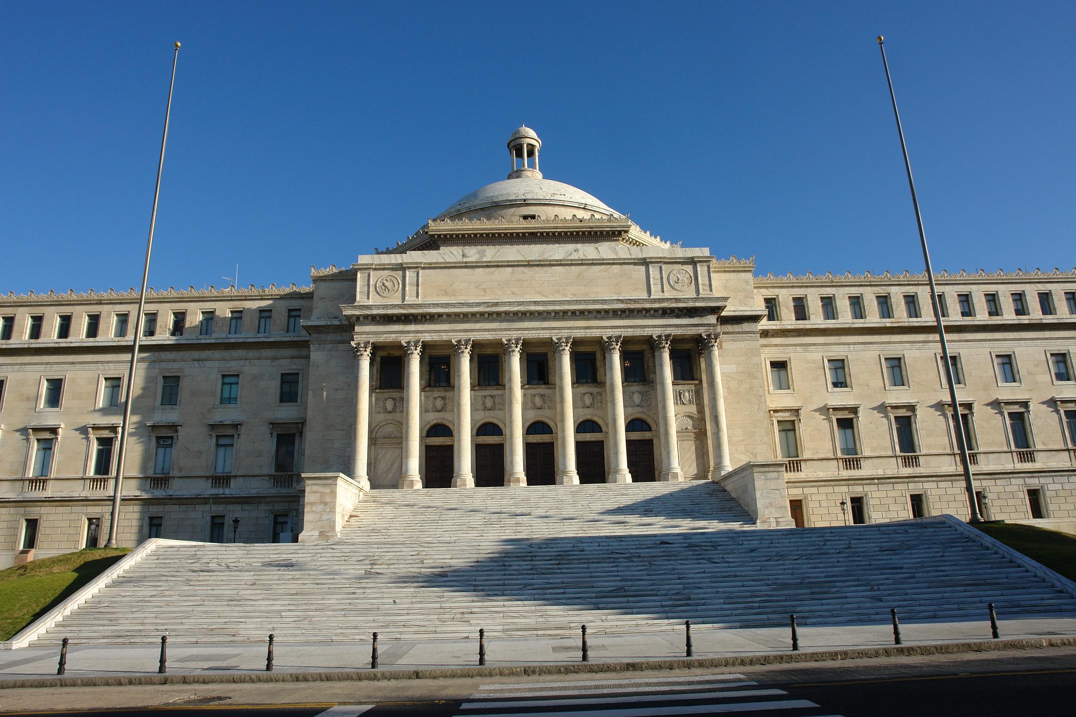 Capitolio de Puerto Rico - San Juan (Puerta de Tierra) - 2011 00015